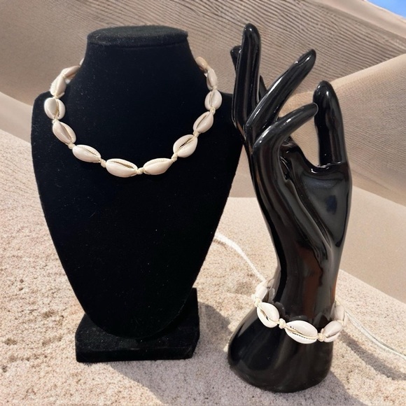 Cowrie Natural Shell Set Necklace & Wrist or Ankle Bracelet Adjustable CreamEUC - Picture 1 of 16
